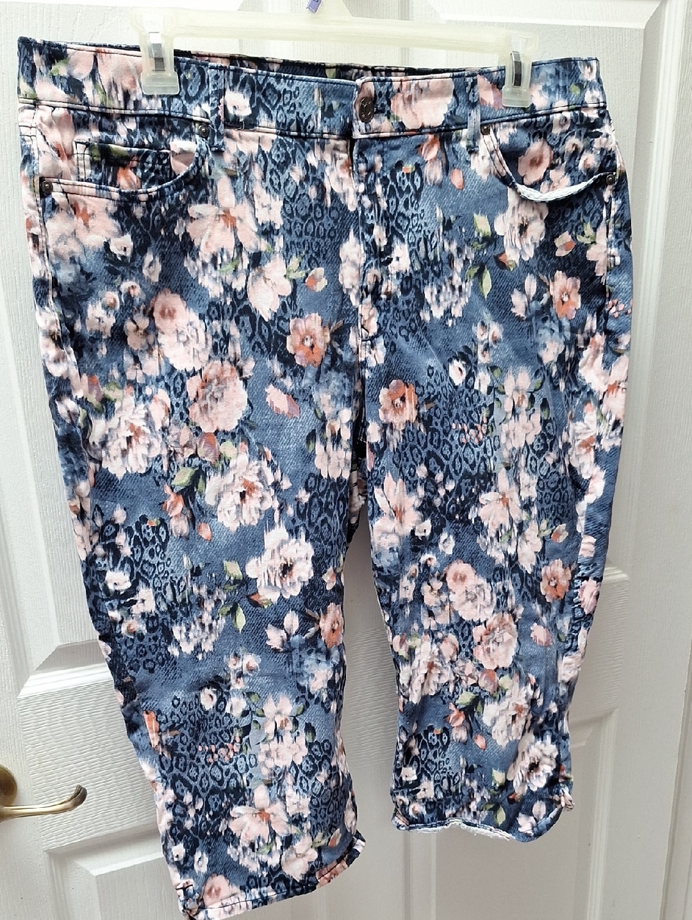 q Gloria Vanderbilt Floral Stretch Curvy Plus Size Capris 20W